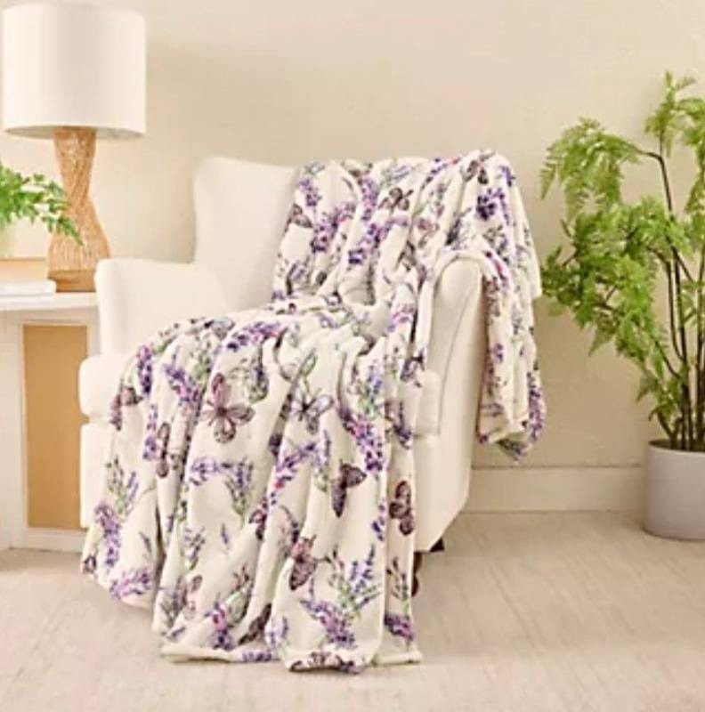 lot 39982 image: Berkshire 60x80 Velvetsoft Floral Throw in Gift Box - Retail $29