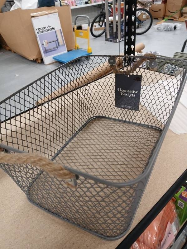 lot 40416 image: Metal Mesh Decorative Storage Basket with Rope Handles 13.4 inches-L x 9.8 inches-W x 6.5 inches-H - Retail $25
