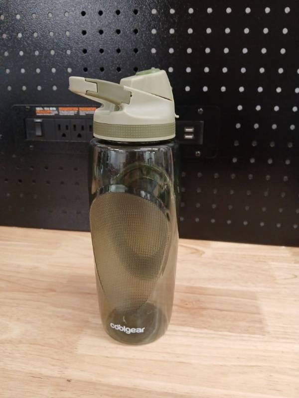 lot 40456 image: Contigo Sport Water Bottle with Flip-Top Lid - Retail $15