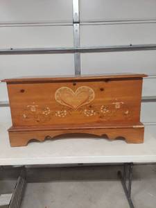lot 3733 image: Lane Cedar Hope Chest with Heart Design - Missing Latch for Lock