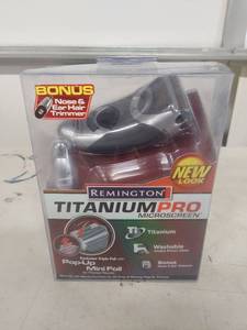 lot 3754 image: Remington Titanium Pro Microscreen Electric Shaver with Bonus Trimmer