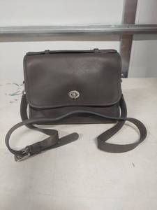 lot 3791 image: Coach Classic Leather Crossbody Bag