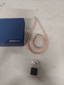 lot 3825 image: Pink Pearl Necklace with Bracelet and Earring studs