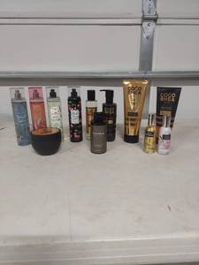 lot 3826 image: Bath & Body Works Collection Bundle