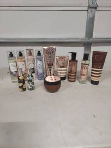 lot 3834 image: Bath & Body Works Beauty Collection Set