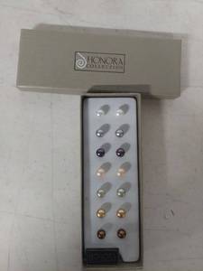 lot 3854 image: HONORA Cultured freshwater pearl earrings - 7 sets