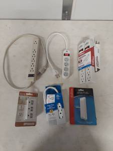 lot 3862 image: Electrical Power Strip and Wall Tap Bundle
