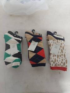 lot 3863 image: Fashion Crew Socks 3-Pack Patterned Set