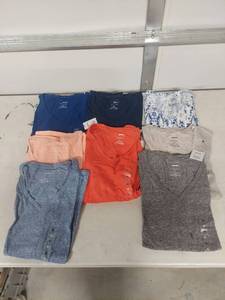lot 3876 image: Sonoma Everyday T-Shirts XL Multi-Color Bundle V neck