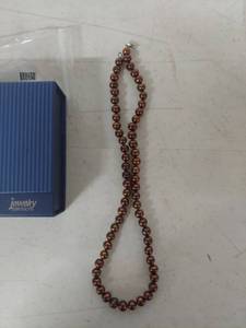 lot 3882 image: Sterling Silver Chocolate Cultured Pearl Necklace