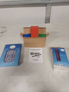 lot 3907 image: Halo Pocket Power 6000 Universal Power Bank and mini flashlights