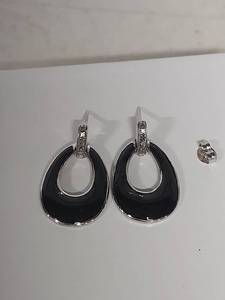 lot 3918 image: Sterling Silver Black Enamel Drop Earrings