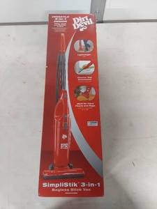 lot 3925 image: Dirt Devil SimpliStik 3-in-1 Bagless Vacuum