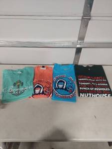lot 3928 image: Humorous Graphic T-Shirt Collection - XL