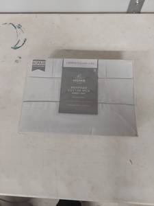 lot 3932 image: JCPenney Home Queen Egyptian Cotton Rich Sheet Set with Bonus Pillowcases
