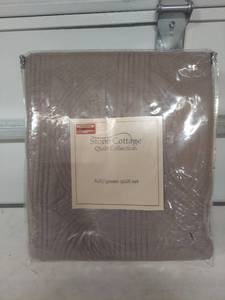 lot 3935 image: Stone Cottage FullQueen Quilt Set - Taupe