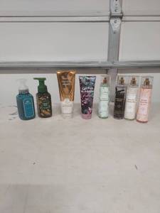 lot 3957 image: Bath & Body Works Collection Bundle