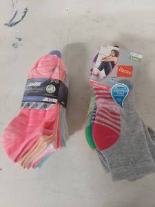 lot 3959 image: Hanes and Avia Womens Athletic Socks Multi-Pack