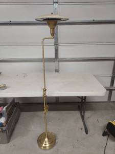 lot 3967 image: Mid Century Modern Brass Floor Lamp with UFO Shade