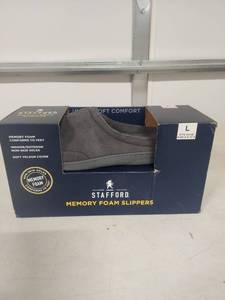 lot 3968 image: Stafford Memory Foam House Slippers Size L