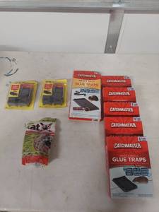 lot 3980 image: Catchmaster Mouse & Insect Glue Trap Bundle