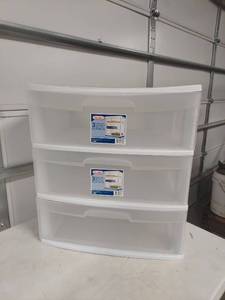 lot 3983 image: Sterilite 3 drawer storage