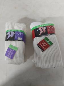 lot 3987 image: Ultra Tec Gold Toe Cotton Crew Socks 3-Pack and 4 pack