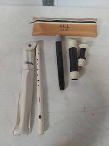 lot 4001 image: Yamaha Fife YRF-21 and Gill Fife with Case