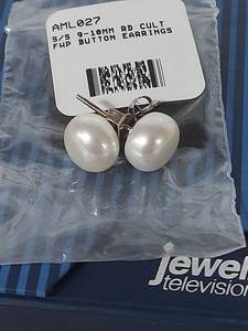 lot 4057 image: Sterling Silver 9-10mm White Pearl Button Earrings