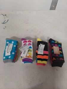 lot 4059 image: (4) Arizona Crew Socks Multi-Pattern 3-Pack