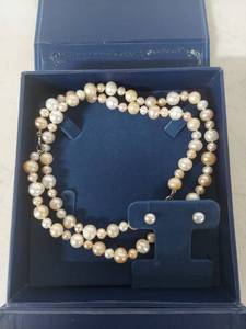 lot 4077 image: Sterling Silver Cultured Pearl Necklace with Matching Earrings Set