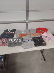 lot 4078 image: Wholesale Lot of Mixed College and Brand T-Shirts 2XL