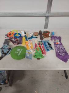 lot 4080 image: Pet Supply Bundle with Toys and Accessories