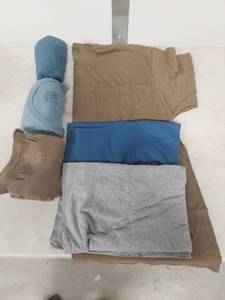 lot 4081 image: (6) 3XL Pocket T-shirts