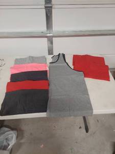 lot 4085 image: Fruit of the Loom Tank Top Bundle 3XL