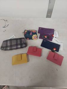 lot 4093 image: Wallet and Accessory Collection