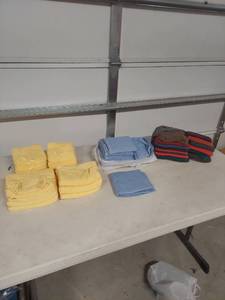 lot 4103 image: Assorted hand towels and wash cloths