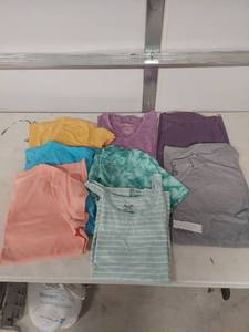 lot 4104 image: Assorted Womens T-Shirt Bundle and tank top XL