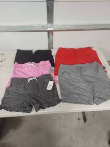 lot 4113 image: Cotton Athletic Shorts Bundle - M