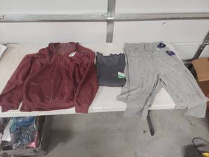 lot 4115 image: XL and 2XL Clothing Bundle