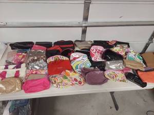lot 4119 image: Mixed Cosmetic Bags Wholesale Lot