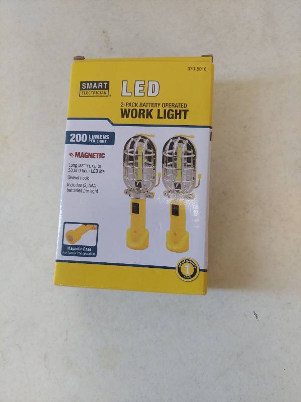 lot 5002 image: Smart Electrician LED Magnetic Work Light 2-Pack - Includes Batteries