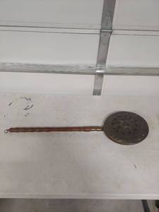 lot 1256 image: Early American Copper Bed Warmer