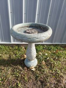 lot 1288 image: Concrete Garden Bird Bath with Textured Design