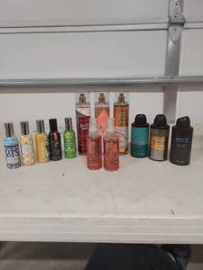 lot 1298 image: Bath & Body Works Mixed Fragrance Collection