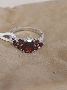 lot 1302 image: Sterling Silver Vermelho Garnet Cluster Ring