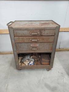 lot 1321 image: Craftsman Rolling Tool Cart