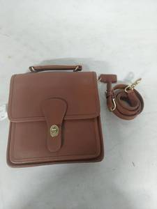 lot 1340 image: Coach Willis Messenger Bag in British Tan