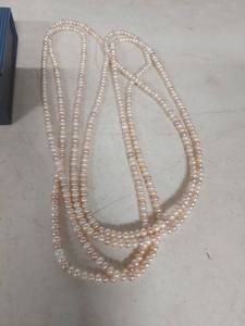 lot 1354 image: Pearl Necklace Strand - 100