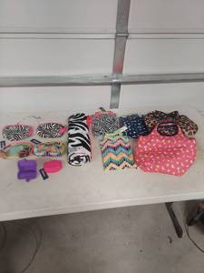 lot 1370 image: Old Navy Pattern Cosmetic Bags Collection
